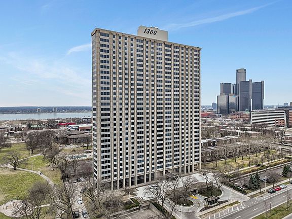 2nd image of 1300 E Lafayette St #26080