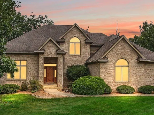 13480 James Dr, Saint John, IN 46373