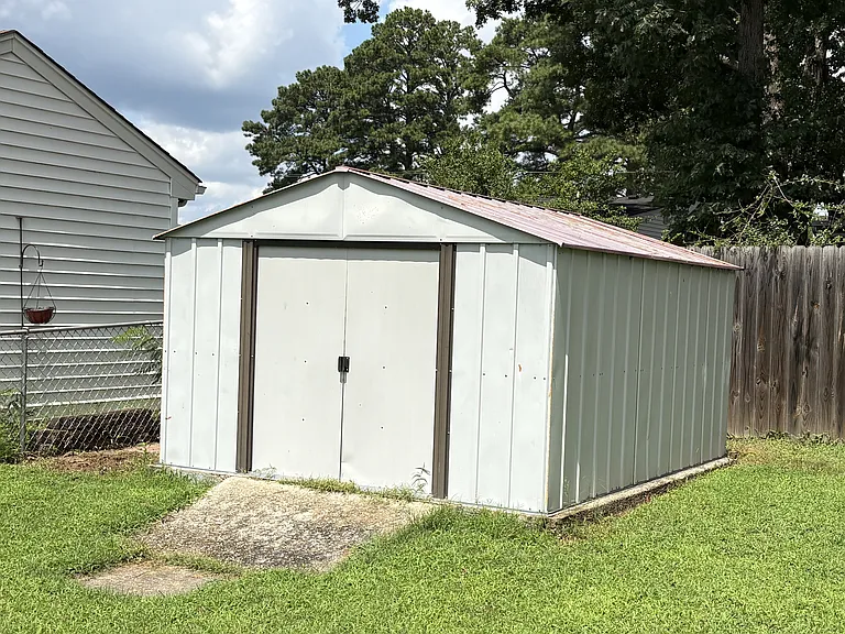 208 Hargrave Ave — Photo 19
