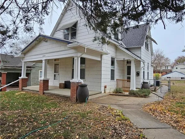 2325 S 17th St, Saint Joseph, MO 64503