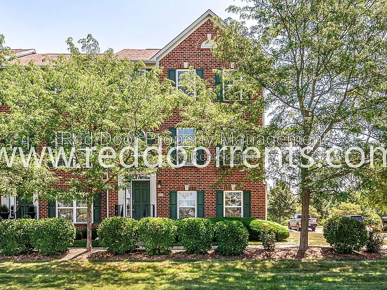 13340 Golden Gate Dr E — Photo 45