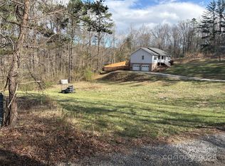 99999 Number 9 Rd, Fairview, NC 28730