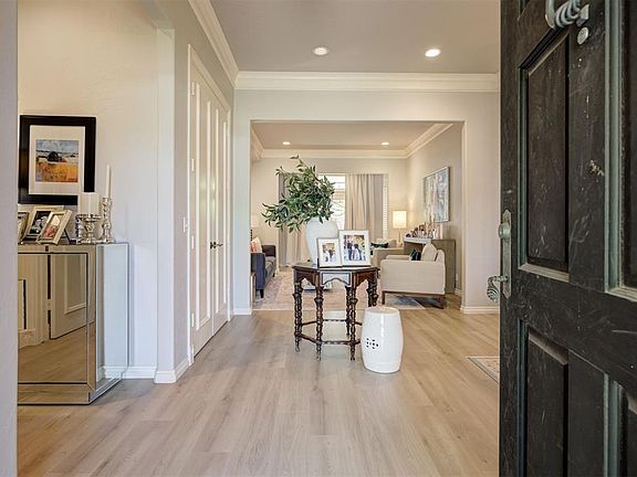 3rd image of 1009 Parkside Rd