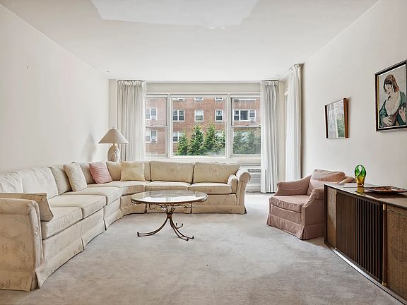 3rd image of 3755 Henry Hudson Pkwy W APT 3H