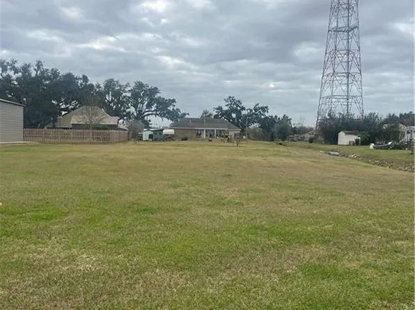 308 Luke Dr, Des Allemands, LA 70030