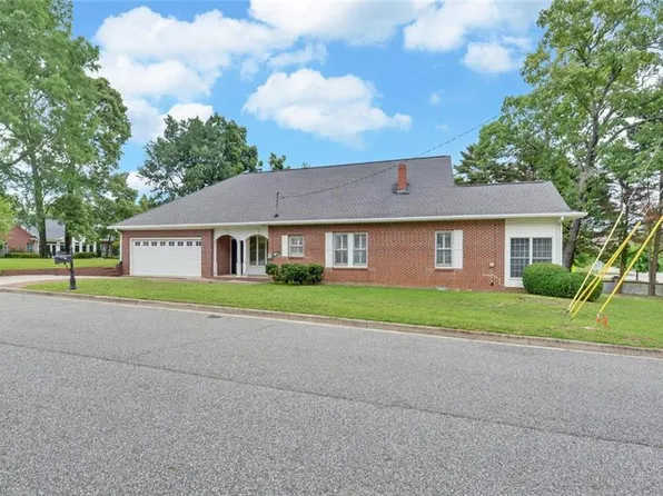 1261 Enota Ave NE, Gainesville, GA 30501