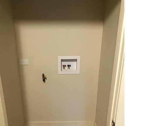 3rd image of 1013 N Parkside Ave #2