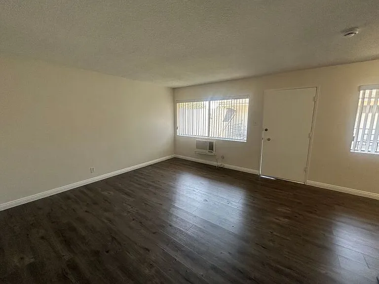 325 N Glendora Ave #3 — Photo 6