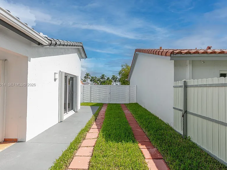 1938 SW 137th Ct — Photo 28