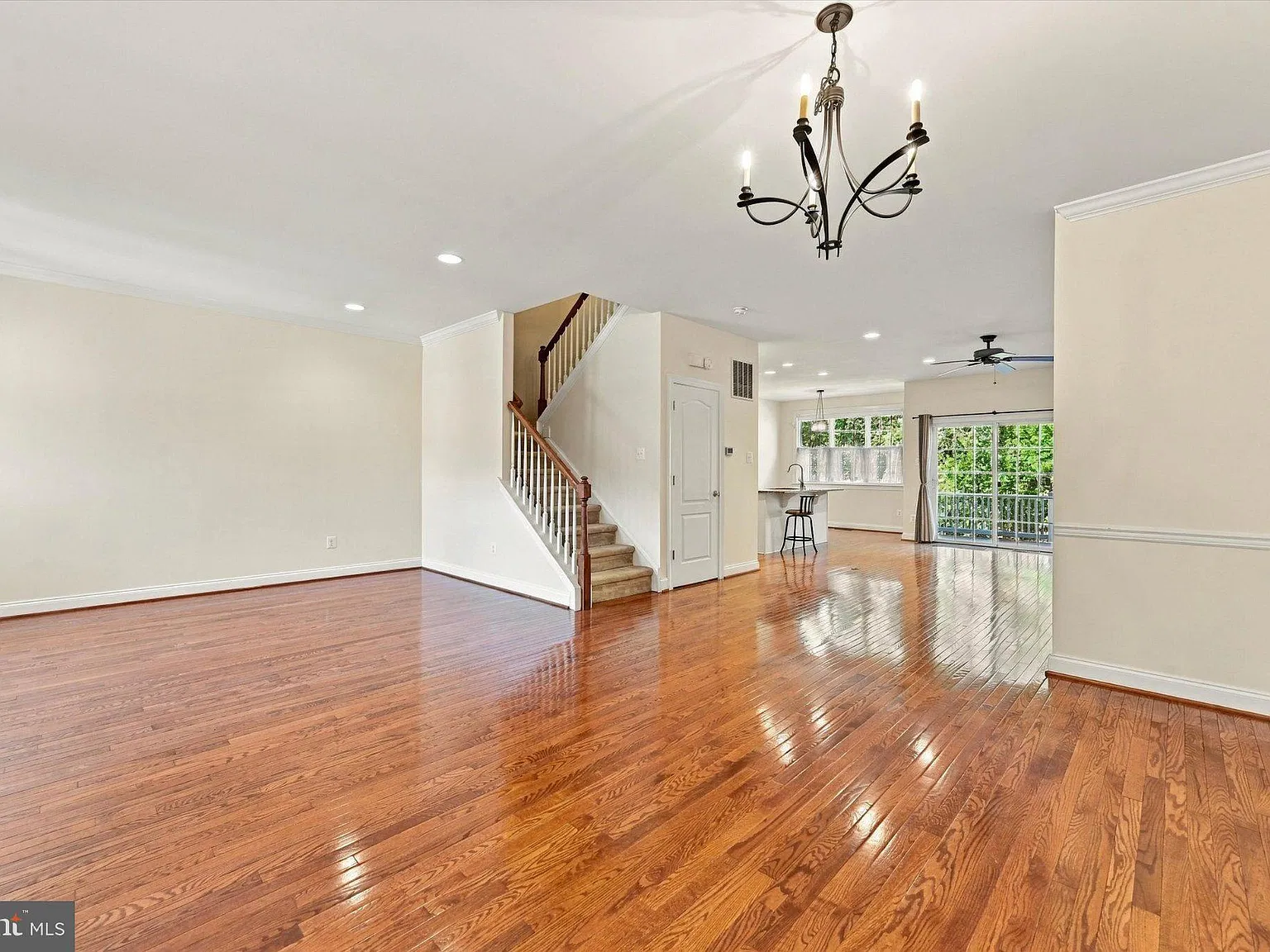 3 bed, 4.0 bath, 2969 sqft, $3,350 — Photo 3