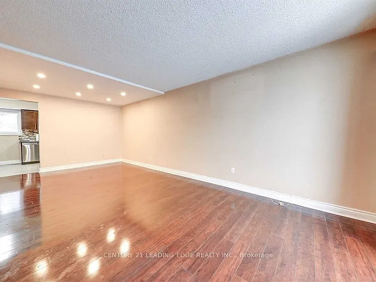 45 Burkwood Cres — Photo 5