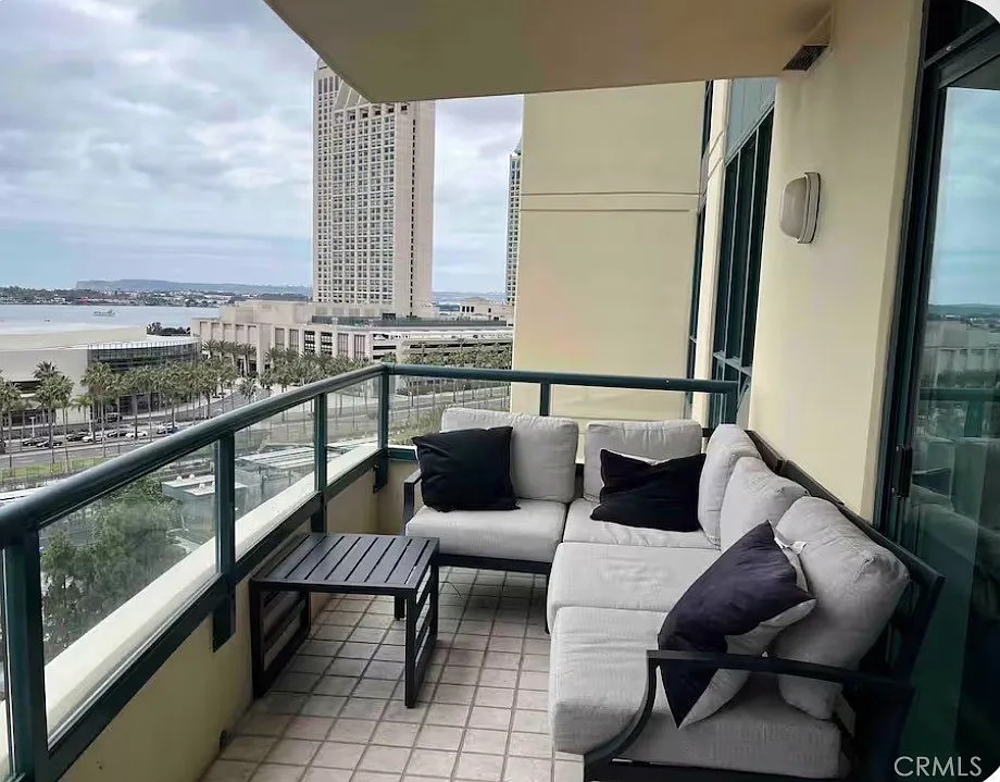 2 bed, 1250 sqft, $7,800 — Photo 4