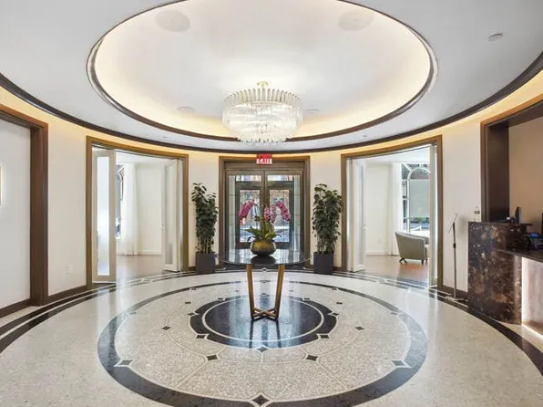 115 East 55th Street image 16 of 18