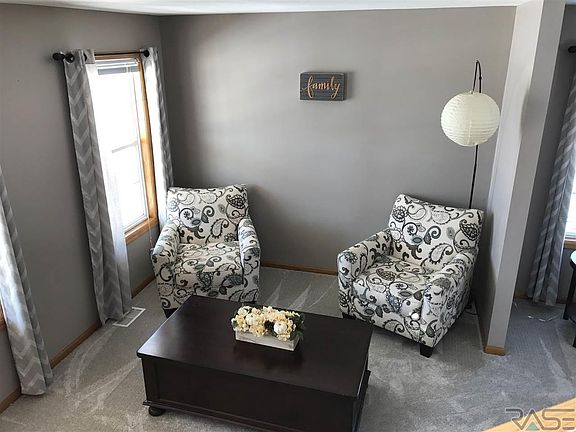 3rd image of 5520 S Chuck Dr
