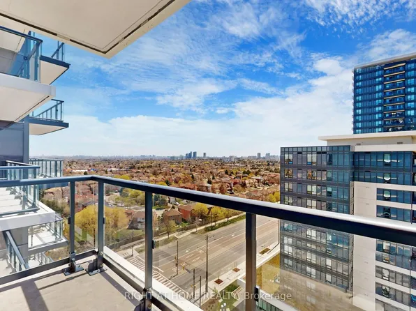 7950 Bathurst St, Vaughan, ON