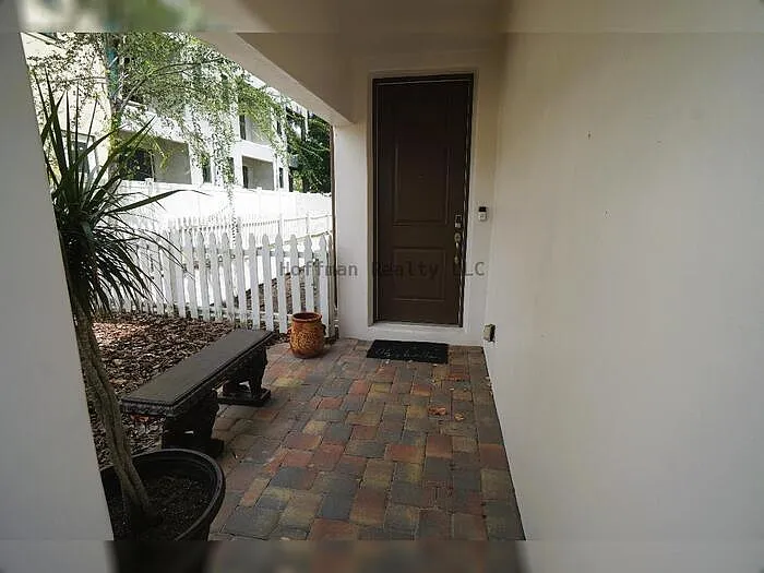 4250 W Carmen St — Photo 2