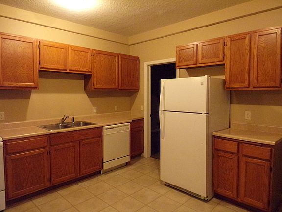 3rd image of 22 16th Ave N #1