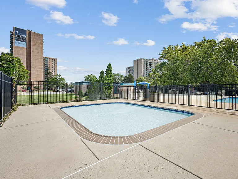 Riverside Apartments — Photo 30