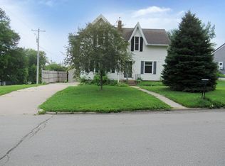 307 N Williams St, Anamosa, IA 52205