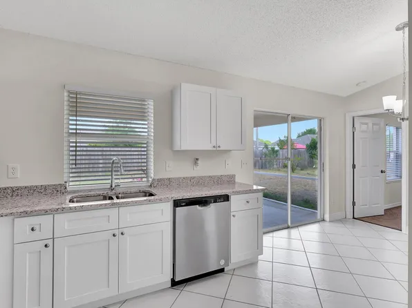 4352 SW Elaine Court, Port St Lucie, FL 34953