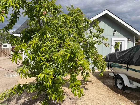 214 S 4th St, Nyssa, OR 97913