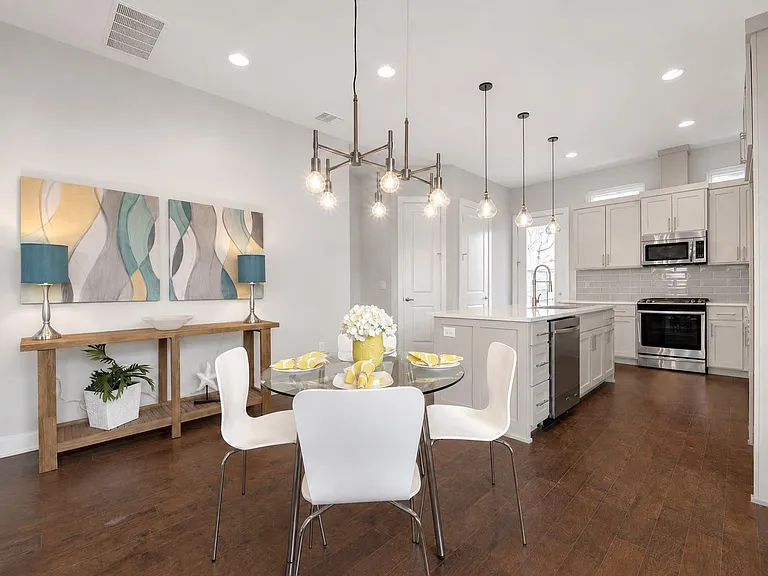 7104 Blessing Ave #B — Photo 9