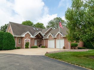 288 N 25th Rd, Peru, IL 61354