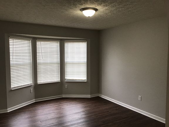 5th image of 128 Georges Creek Dr