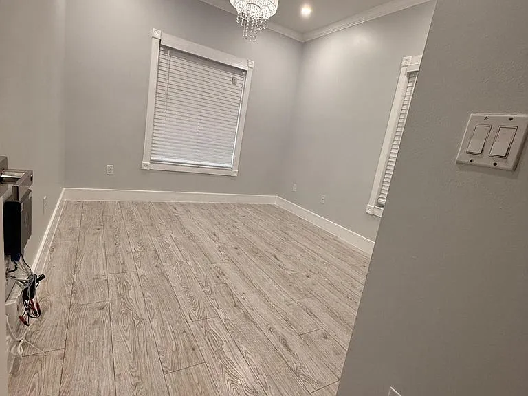 1310 SW 48th Ter — Photo 1