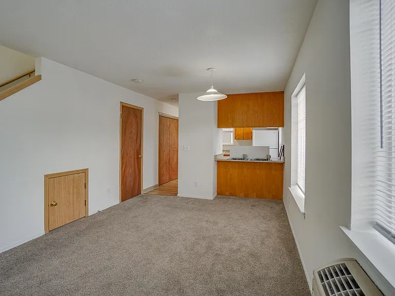 Beverly Rose Apartments — Photo 25