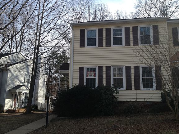 view of front of house from street