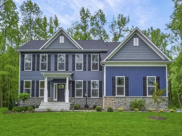 8193 Forest Glen Dr, Pasadena, MD 21122