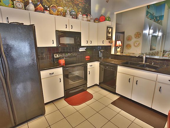 5th image of 810 Lakeland Dr