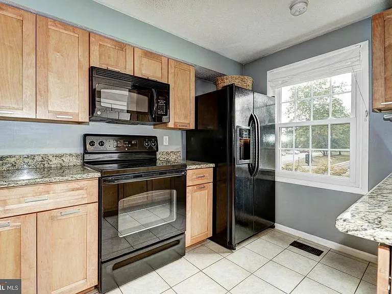 5234 Saint Genevieve Pl — Photo 3