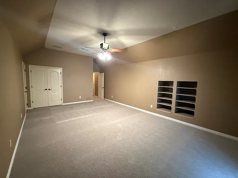 2207 Canterbury Dr — Photo 26