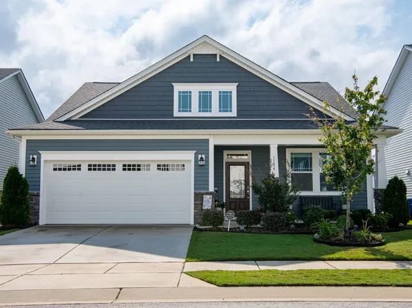 1104 Briar Gate Dr, Holly Springs, NC 27540
