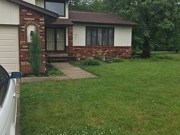 2nd image of 471 Celestia Dr