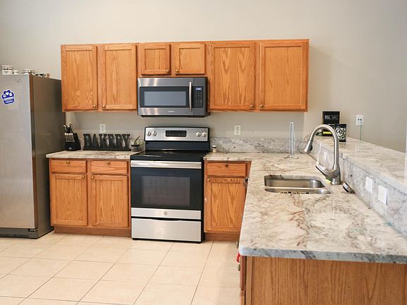 5th image of 355 SW Millard Dr