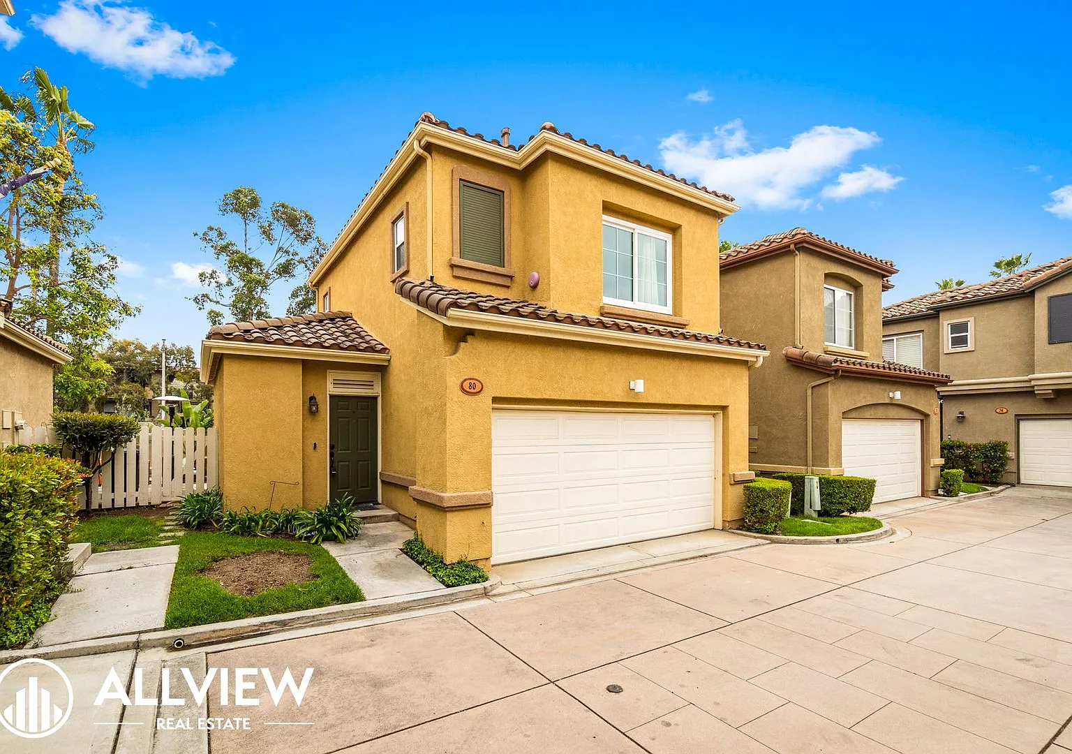 Gorgeous 2 bed/2.5 bath! Located in the highly desired city of Rancho Santa Margarita! — Photo 1