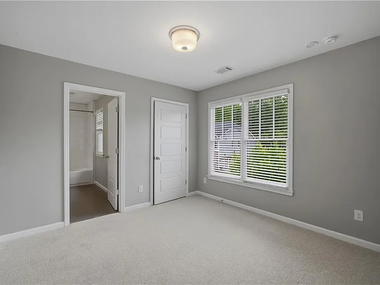 2681 Oak Leaf Pl SE — Photo 31