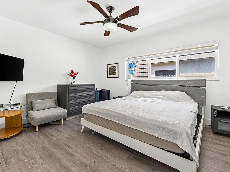 8956 Collins Ave #4 — Photo 29