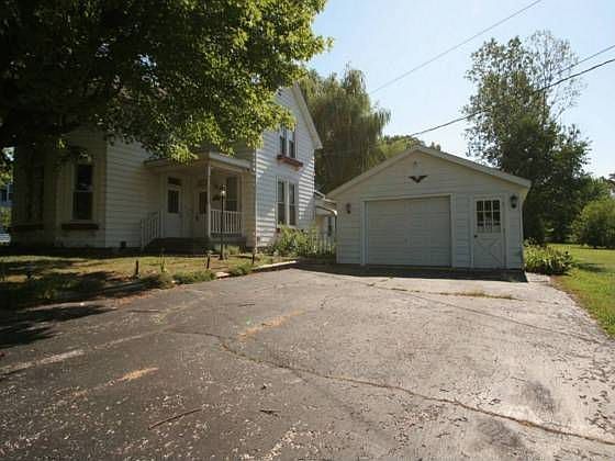 1st image of 1003 N Van Buren St