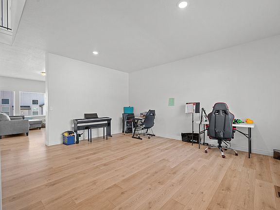 5th image of 2321 N 330 W