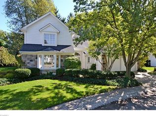 1129 Clubside Dr #6, Westlake, OH 44145