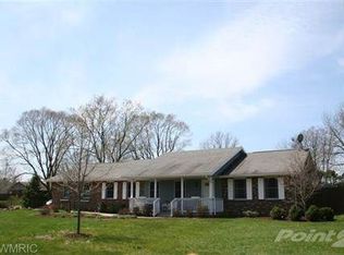 4252 Elizabeth Dr, Stevensville, MI 49127