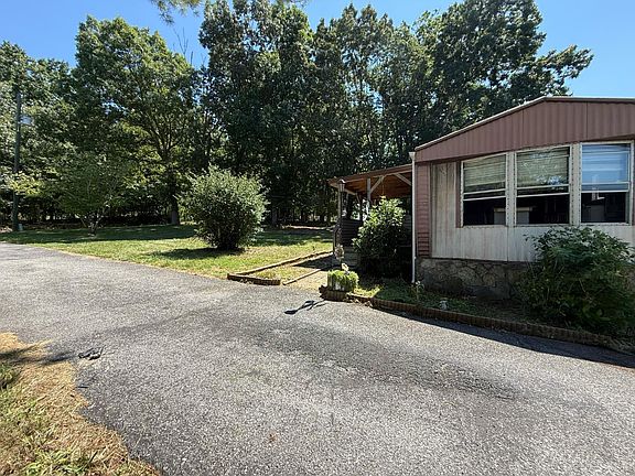 5th image of 1801 Centerville Rd