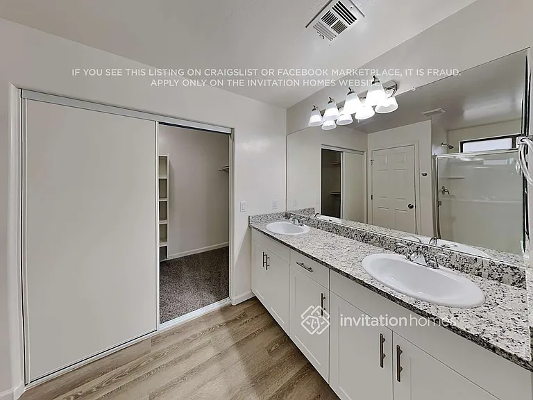 11258 W Locust Ln — Photo 15