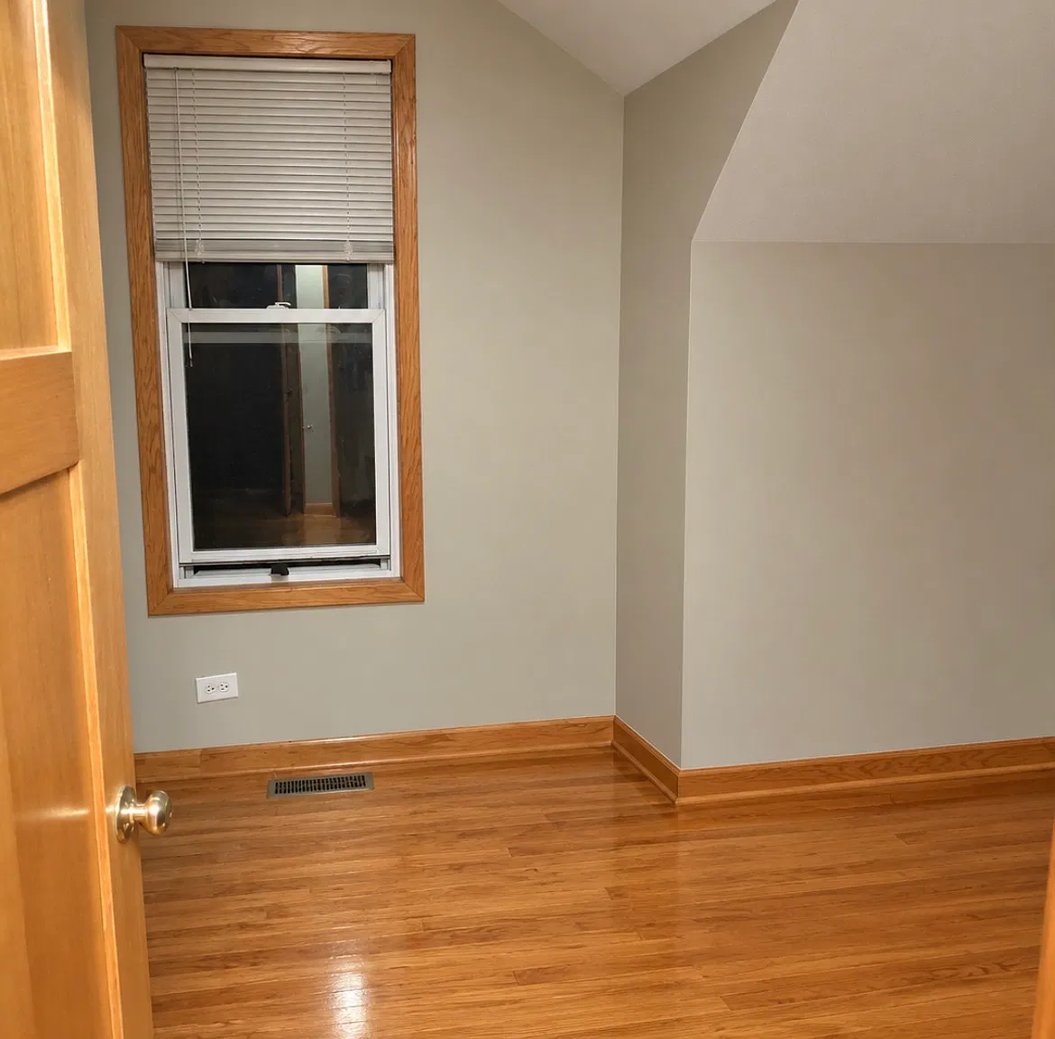 5 bed, 1700 sqft, $3,000 — Photo 4