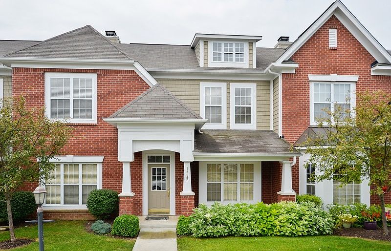 1st image of 1355 Middlebury Dr #47