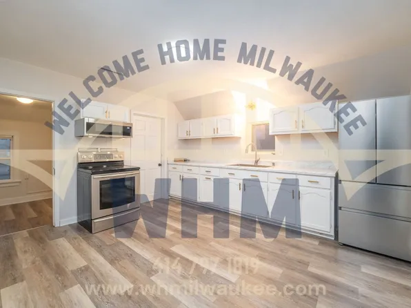 N90W16736 Roosevelt Dr, Menomonee Falls, WI 53051